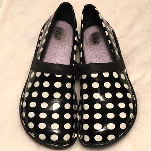 Lila “Bella” Nursing Clogs - Polka Dots